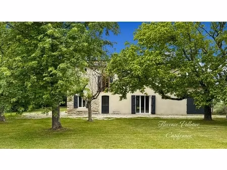maison en pierre rénovée  sans vis-à-vis  175 m² sur 5 600 m² – environnement exceptionnel