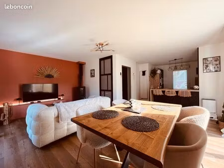 belle maison familiale de 2001 - 4 chambres – 497 m² de terrain – double garage – aucun tr