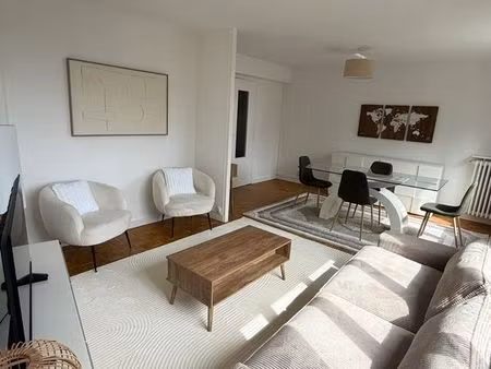 grand f2 meublé – 52 m² – lumineux – ascenseur – rer b au pied