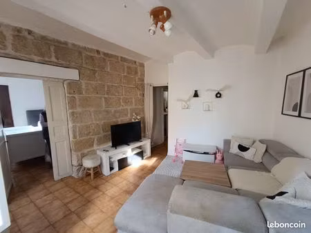 location p2 rdc maison de village gallargues le montueux
