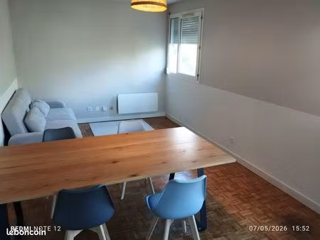 t2 55m² rénové meublé + place de parking