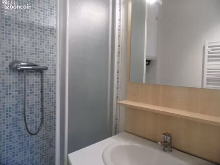 mini f2 - en cours de renovation - 15 boulevard trudaine - à louer au 18 novembre