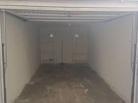 location garage avignon