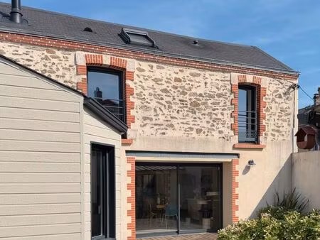 maison de ville rénovée – cholet hypercentre – location directe particulier