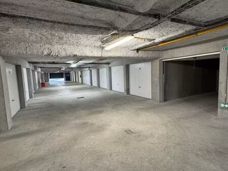 location parking poisy 74330