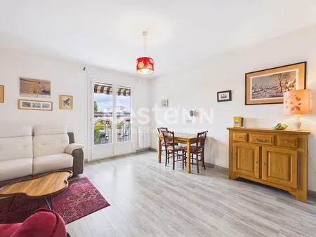 aurillac  quartier viaduc  à vendre appartement de type 3 d'une surface de 65 m² avec balc