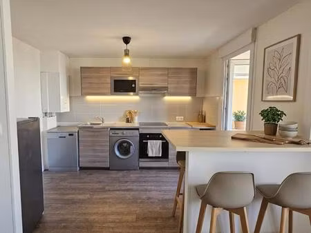 appartement rénové proche bus et ecole
