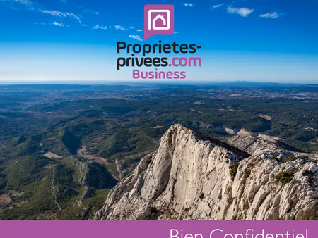 murs  domaine de réception hôtellerie de prestige sur le secteur d'aix en provence 13100