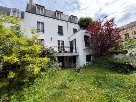 hôtel particulier de 10pièces-centre historique
