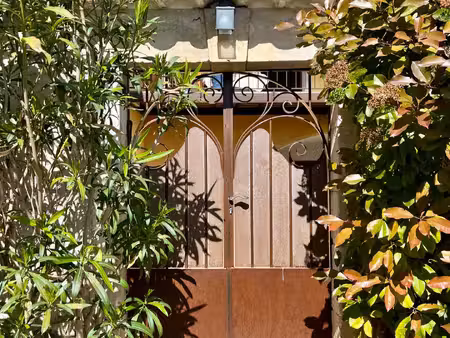 maison de caractère rénovée – cour  terrasse et 4 chambres – secteur lussan