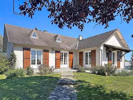 sur la commune de mignaloux beauvoir maison a vendre avec très grand terrain