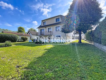 maison traditionnelle à saint cyr l ecole sur terrain de 1 250m².