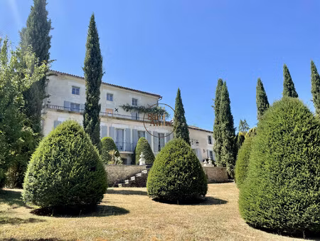 élégante propriété charentaise d'env. 600m² avec son incroy