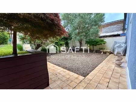 grande maison de ville de 180 m2  avec jardin.