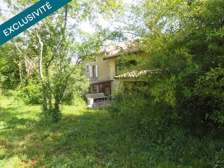 maison dans cadre de verdure