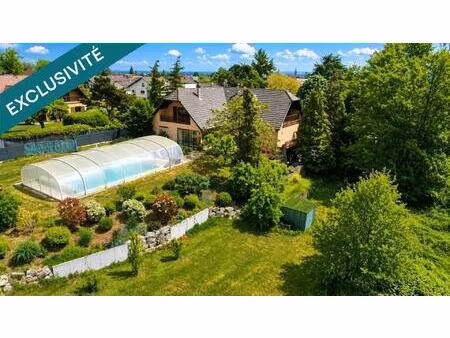 villa d'architecte de 300m² avec piscine de 12 50x4m sur un terrain de 2512m²