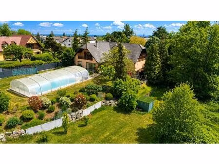 villa d'architecte de 300m² avec piscine de 12 50x5m sur un terrain de 2512m²
