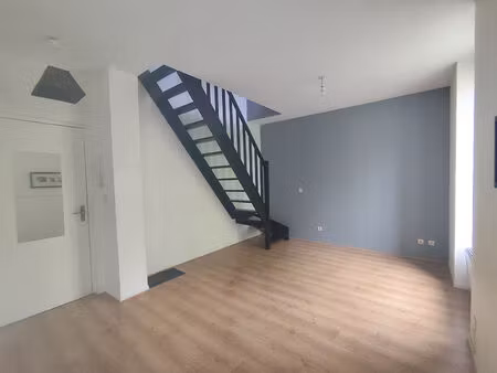 dans résidence verdoyante  appartement duplex 2 pièces