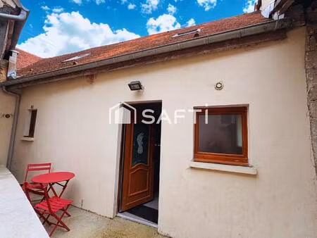 t4 en duplex meublé avec courette proche gare