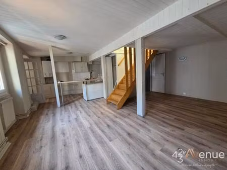 appartement duplex – rue de lodi sur cour  à saint-étienne centre ville