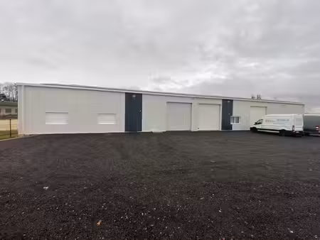 location entrepôt 180m² à 240m²