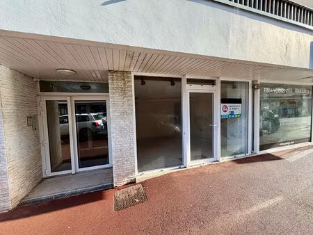 local commercial 48 m2 avec fort potentiel