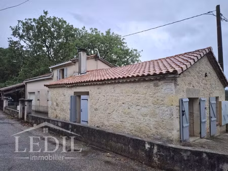 maison en pierres. 3 chambres. garage. parking