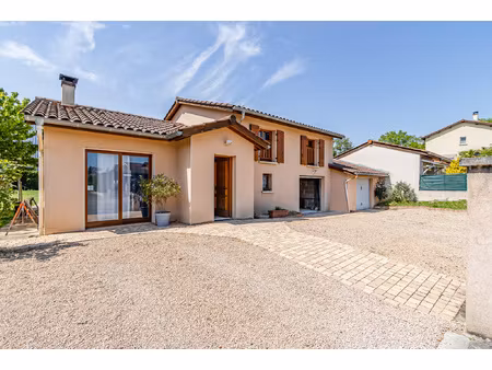 rare - xclusivité à liergues maison familiale 3 chambres 