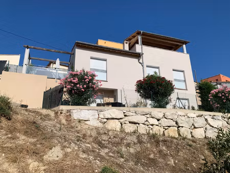 villa recente 4 pieces