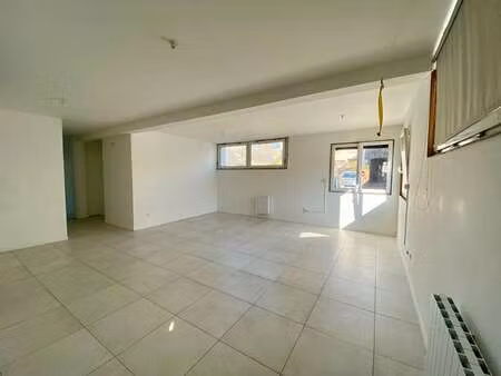 location appartement 4 pièces à loudéac (22600) : à louer 4 pièces / 95m² loudéac