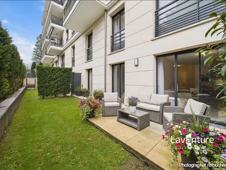 limite sceaux - 3 pièces en rez-de-jardin avec cave et parking