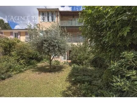 immeuble sur 3 niveaux de 245 m² au coeur d'aix-en-provence