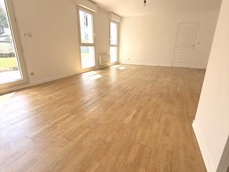 appartement t3 – 75 m² avec grande terrasse et box fermé