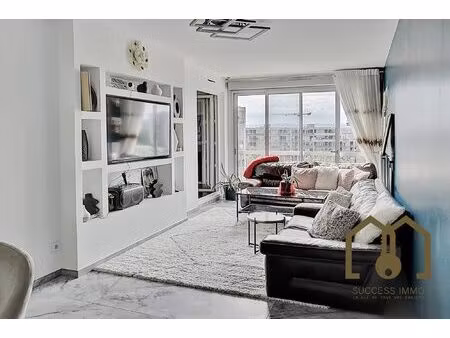 appartement 4 pièces de 81.80m² - vaulx-en-velin