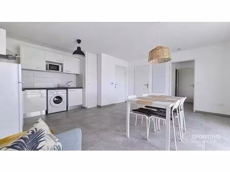 appartement t2 de 41.89 m² meublé avec balcon et parking et box