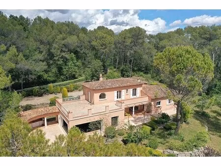seillans – villa provençale 230 m² avec 4 chambres et piscine intérieure chauffée