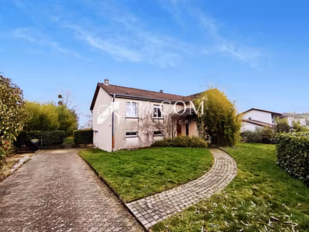 maison individuelle de 180 m²  4 chambres  1 bureau  2 salles d'eau  grand jardin arboré à
