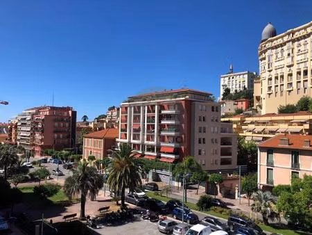 appartement lumineux avec terrasse à menton