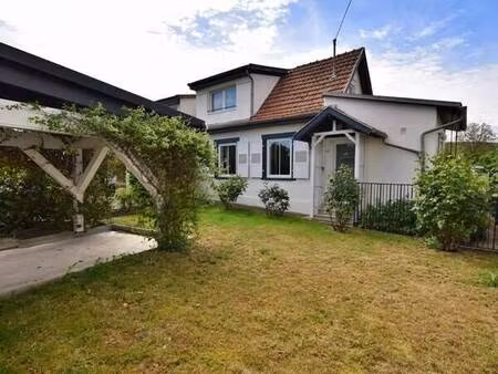 jolie maison individuelle au calme avec exterieur et dépendance