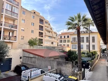 menton centre-ville - spacieux 3 pièces de 87 95 m² avec cave