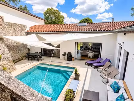 maison de 8 pièces de luxe en vente à cellieu  auvergne-rhône-alpes