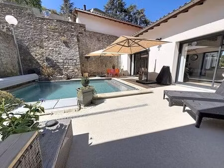 maison de luxe 6 chambres en vente à cellieu  france