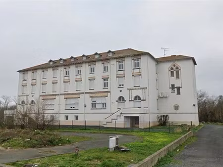vente bureau tonnay charente 1 300 m²