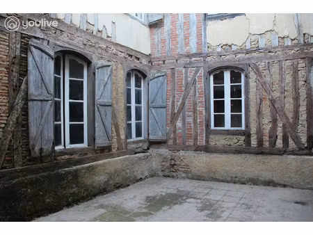 vente propriété 6 pièces 540 m² à saramon (32450)  110 000 €