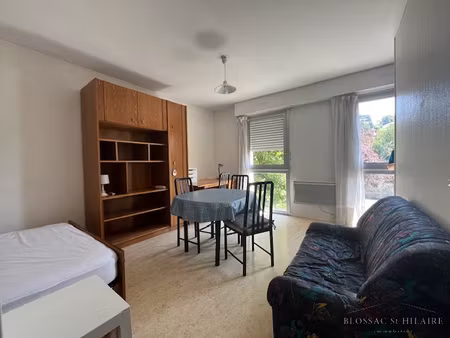 poitiers est  studio meuble avec parking