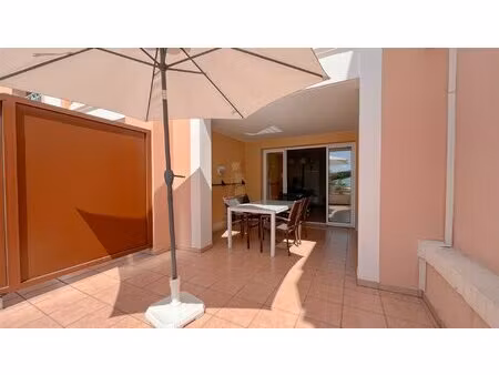 t2 résidence les calanques avec terrasse de 20m²