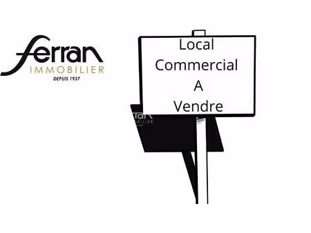 situé en plein centre-ville de draguignan- murs commerciaux à