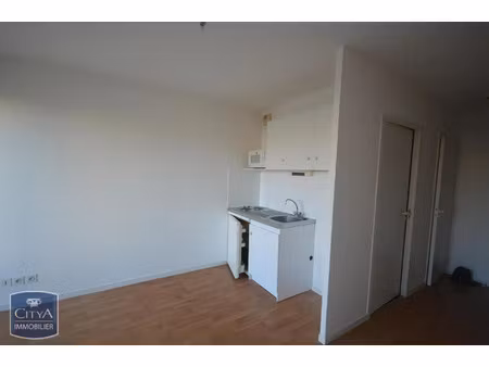 appartement à louer 1 pièce 20.07 m² - cholet (49) - 383€