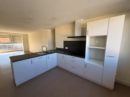 location appartement 3 pièces 91m²