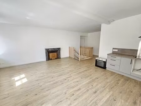 location appartement 4 pièces 81m² fleurie 69820